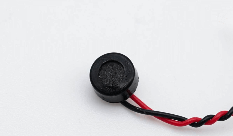 Silicone sleeve for electret microphone capsule